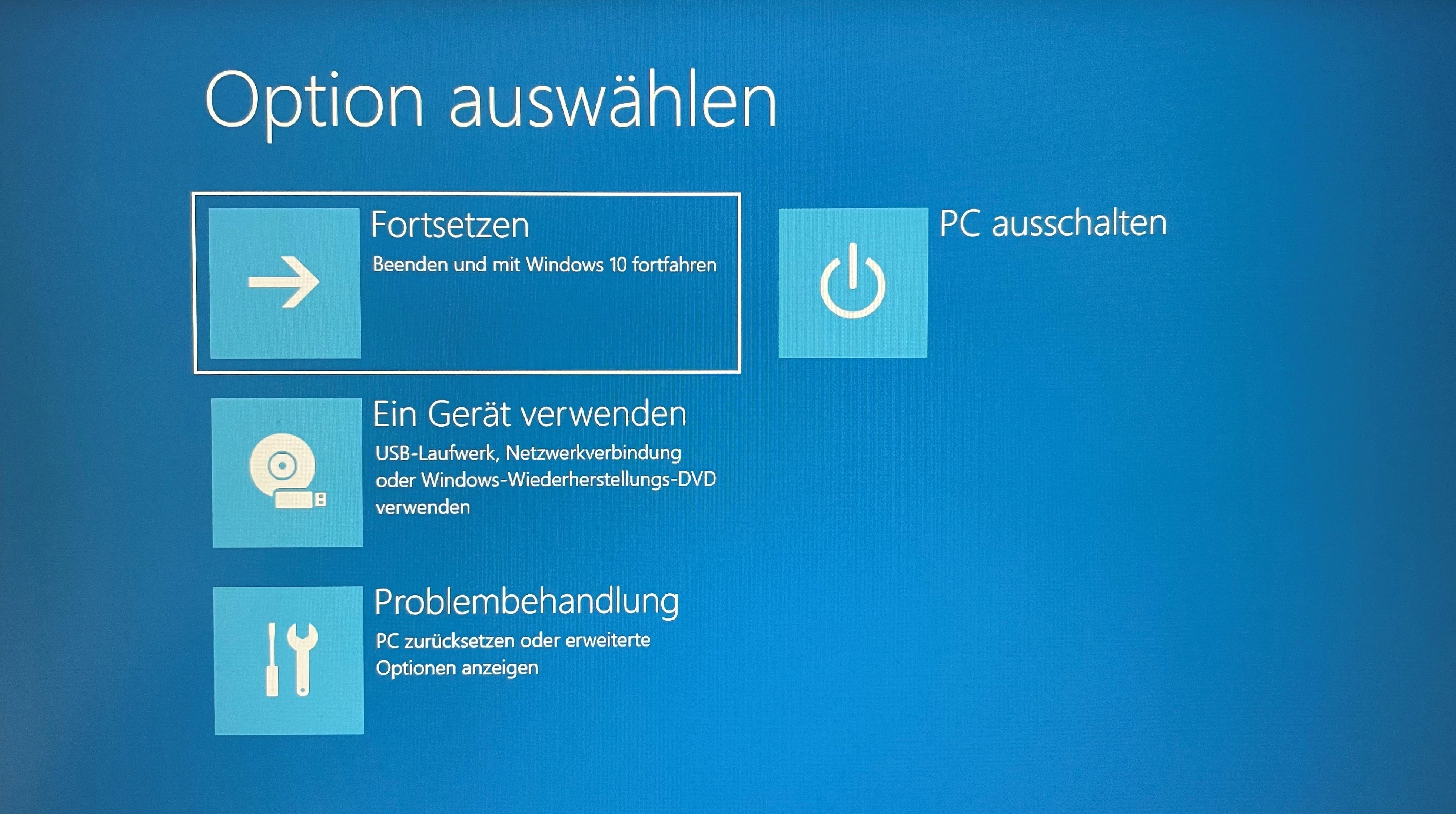 Schritt-1  Über den erweiterten Start unter Windows lassen sich Optionen zur Neuinstallation oder zum Zurücksetzen ausführen oder die Problembehandlung zur Reparatur des Systems starten. 